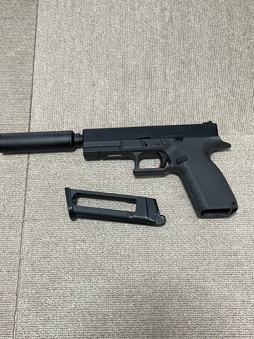 ストライカー9Q QUELL CO2ガスガン Carbon8