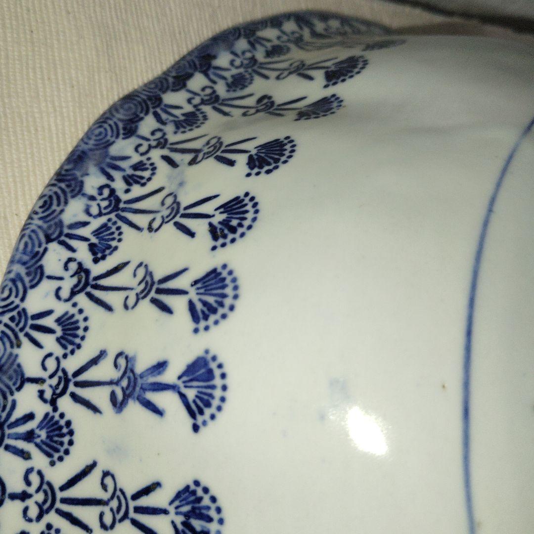 古い染付印判もの　大きめのどっしりした深鉢です　果物を盛っても　お花を浮かべても