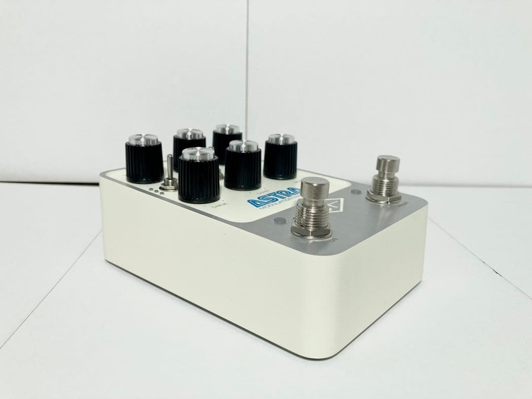 Universal Audio UAFX Astra Modulationペダル