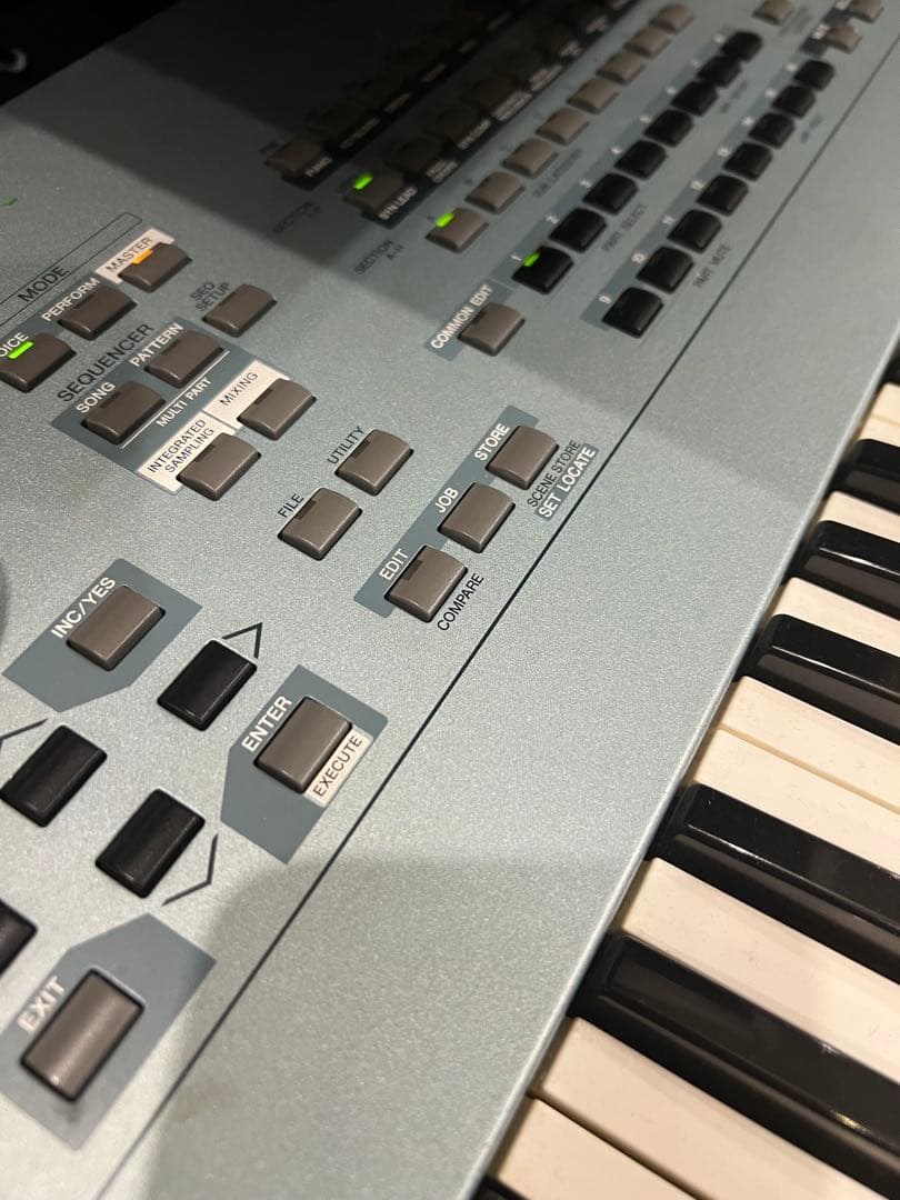 <送料込み>Yamaha MOTIF XS7 シンセサイザー 76鍵　ペダル付き