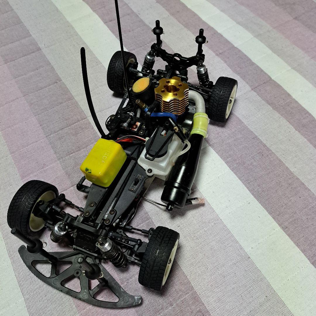 HPI製エンジンカー　ナイトロRS-4メカ付き