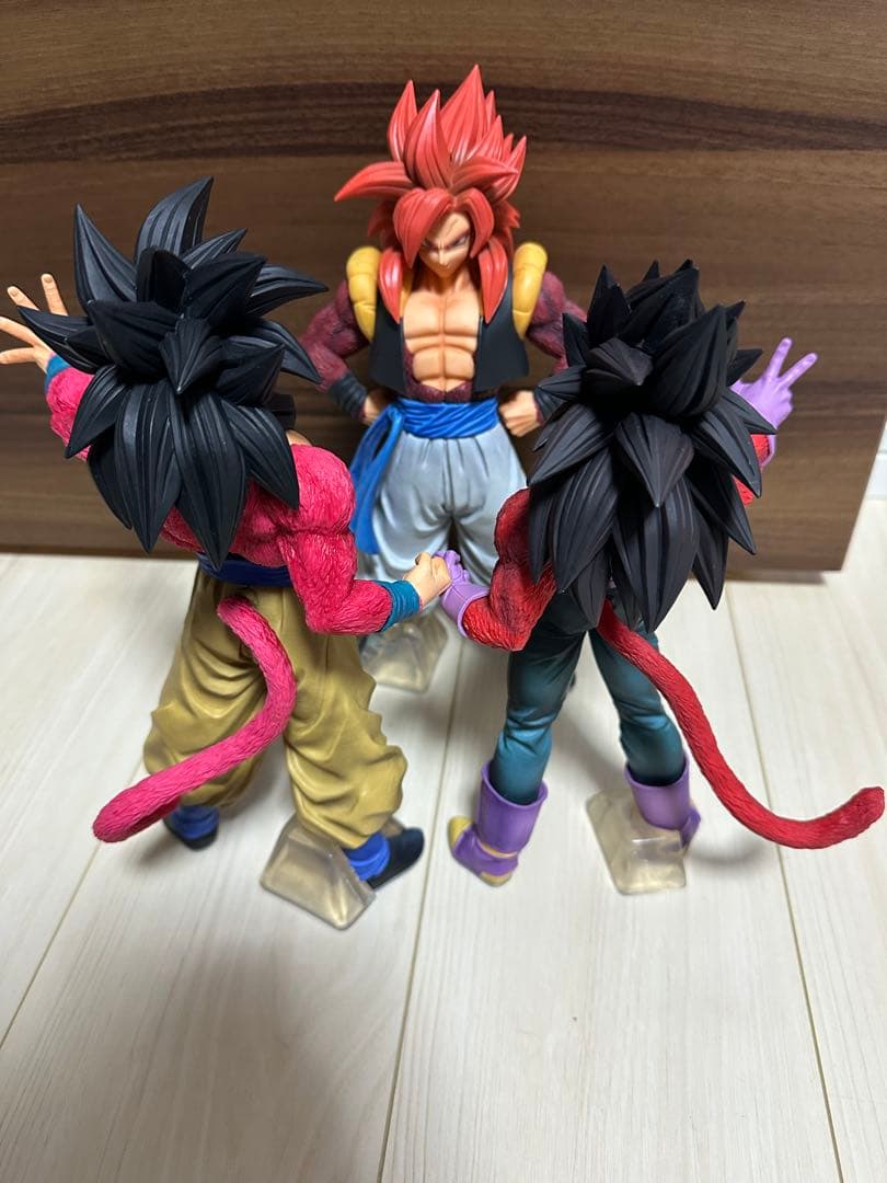 ドラゴンボールフィギュア　一番くじ　グレイテストサイヤン　超サイヤ人4
