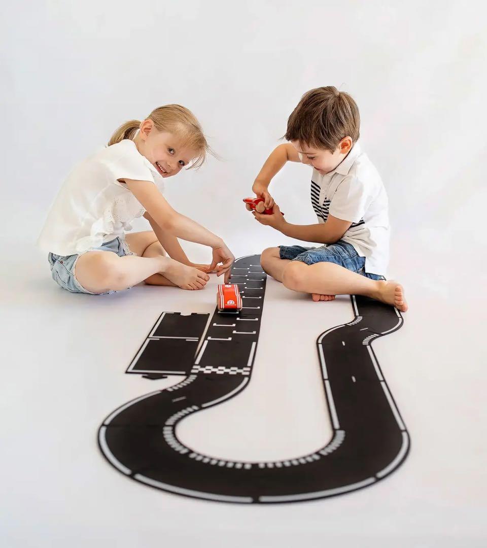 新品　PORSCHE LEIPZIG TRACKポルシェ　ライプツィヒ　おもちゃ