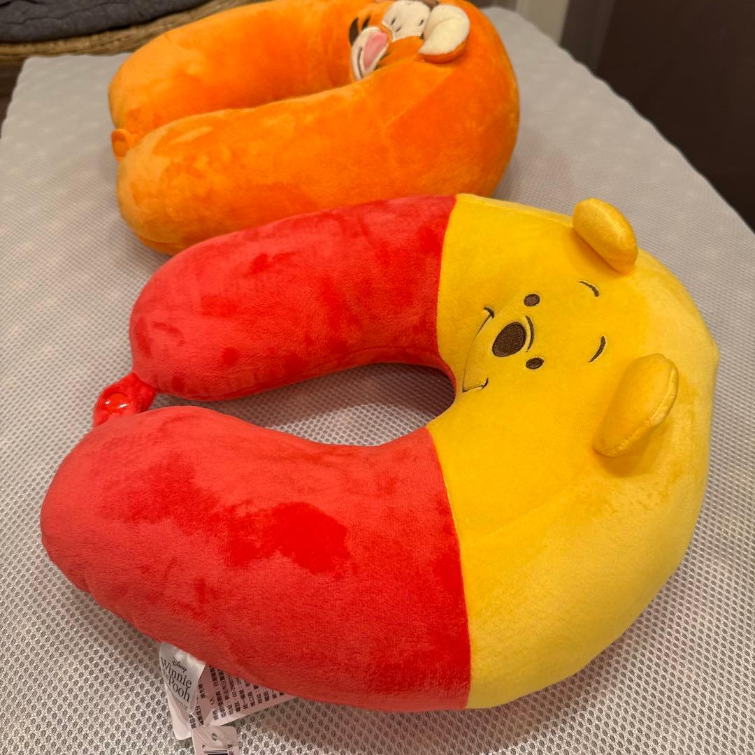 プーさんとティガーのネックピロー枕まくらトラベルピローディズニーDisney