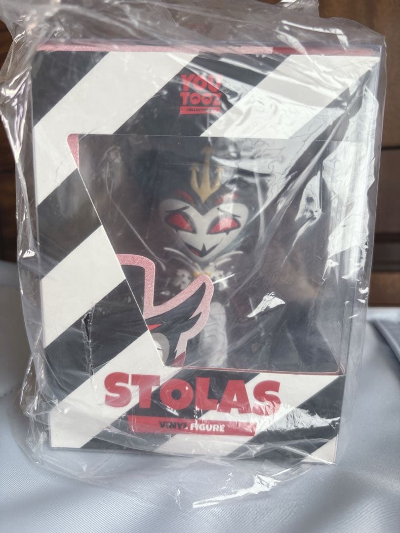 ヘルヴァボス　ストラス　フィギュア