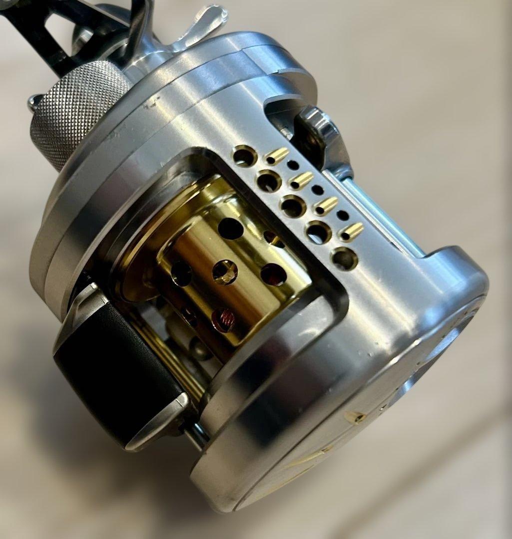 【最安値出品】SHIMANO カルカッタコンクエスト 101DC