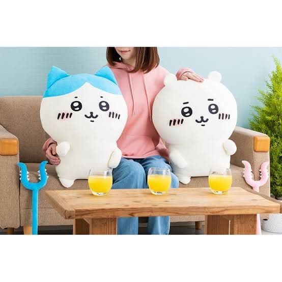 ハチワレ　討伐棒を持った特大ぬいぐるみハチワレ　ちいかわ