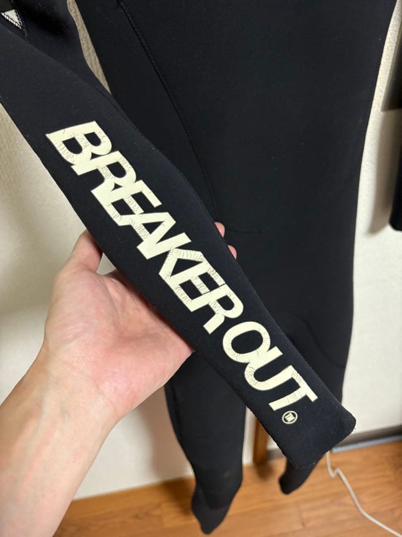 BREAKER OUT 3mmフルスーツ ブラック ピンク チェック柄