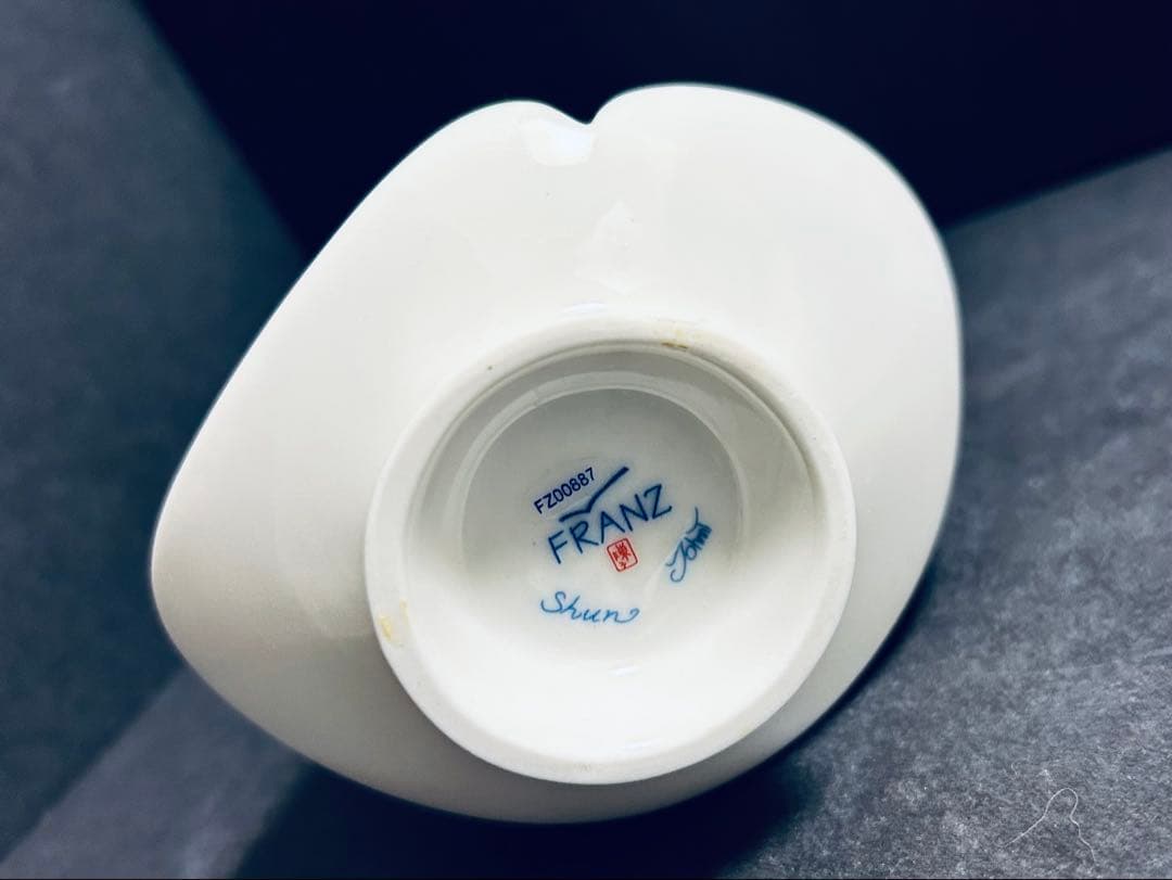 Franz San Franciscoフランツ　蝶々　花瓶