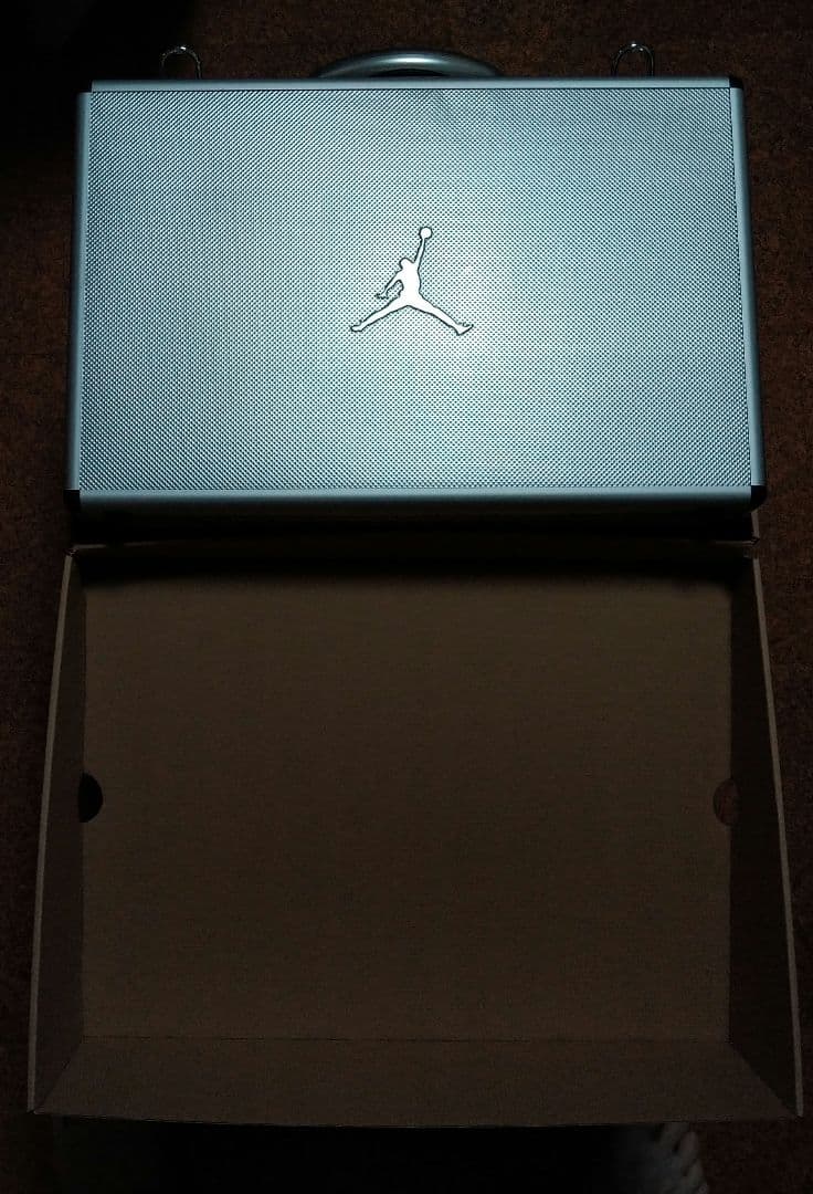 AIR JORDAN 1 RETRO HI SILVER ※ブリーフケース付