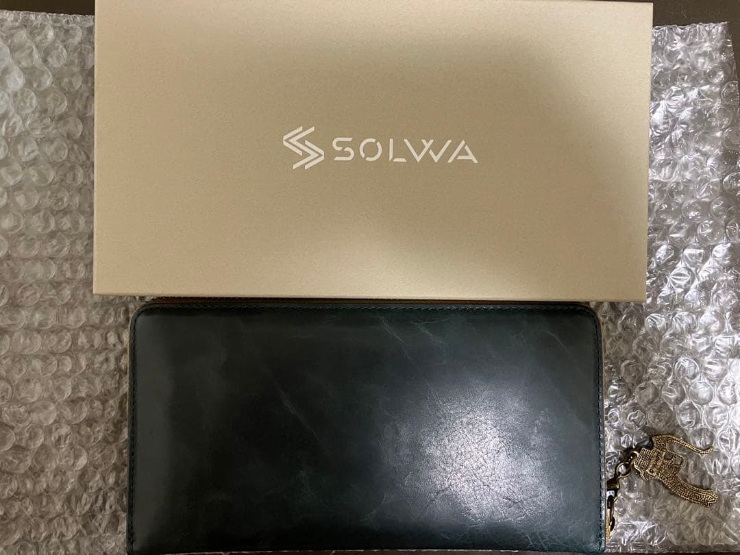 進撃の巨人 SOLWAコラボ レザーラウンドウォレット(長財布)グリーン