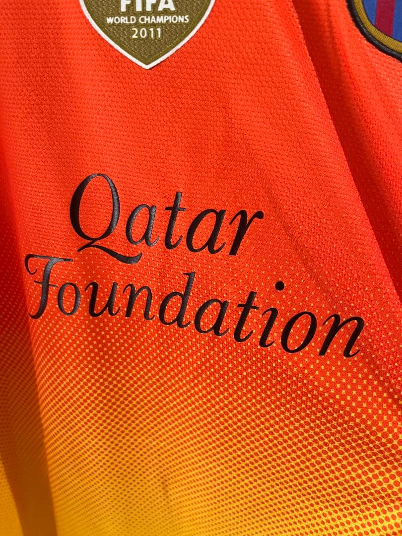 サッカー　NIKE バルセロナ メッシ 　ユニフォーム　未使用、タグ付き　長袖