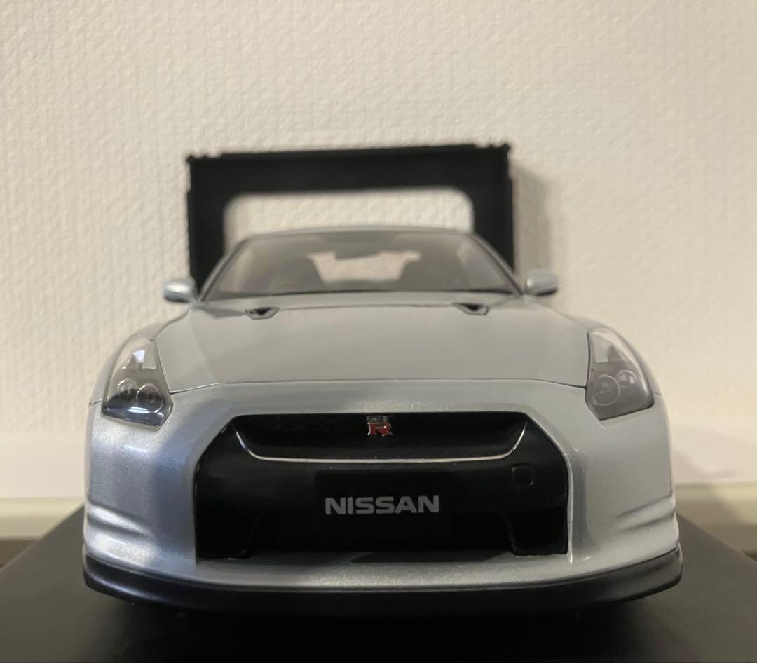 1/18　オートアート　ニッサン GT-R (R35)