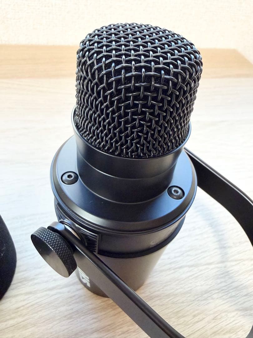 【中古】SHURE MV7 三脚スタンド　アームスタンド付き