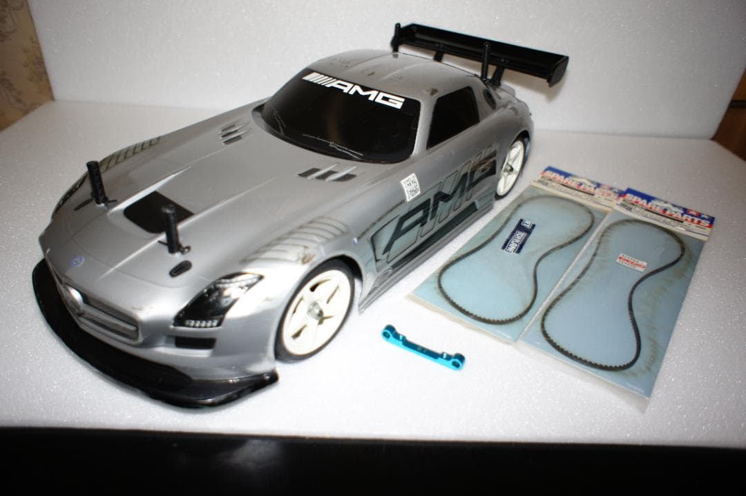タミヤ　TRF415シャシー　メルセデスSLS AMGボディ付き