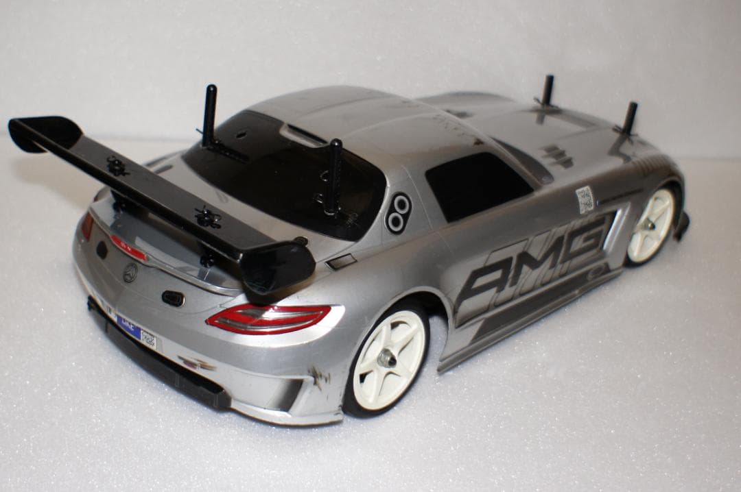 タミヤ　TRF415シャシー　メルセデスSLS AMGボディ付き