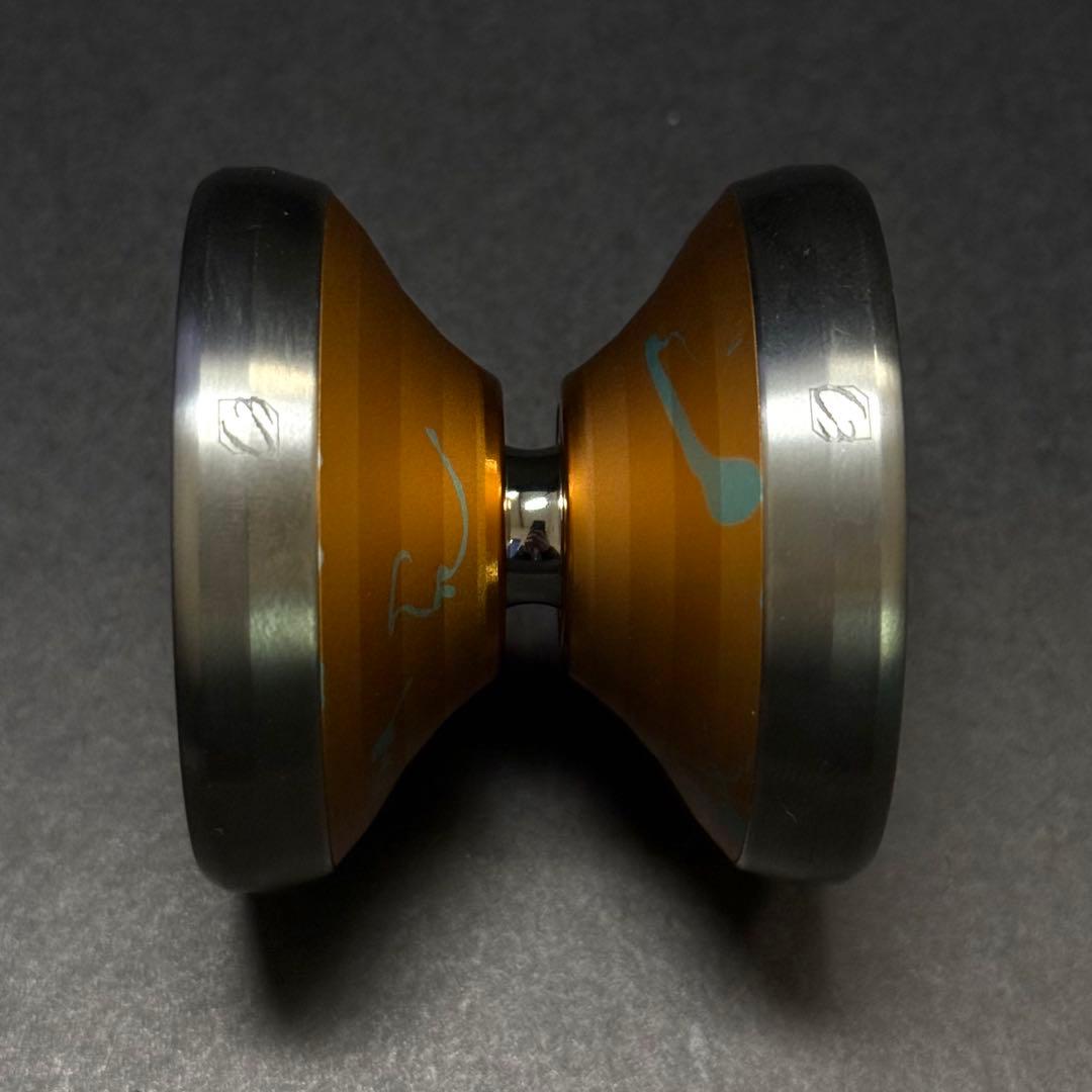 C3yoyodesign ギャラクシーダイナソー　 GalaxyDinosaur