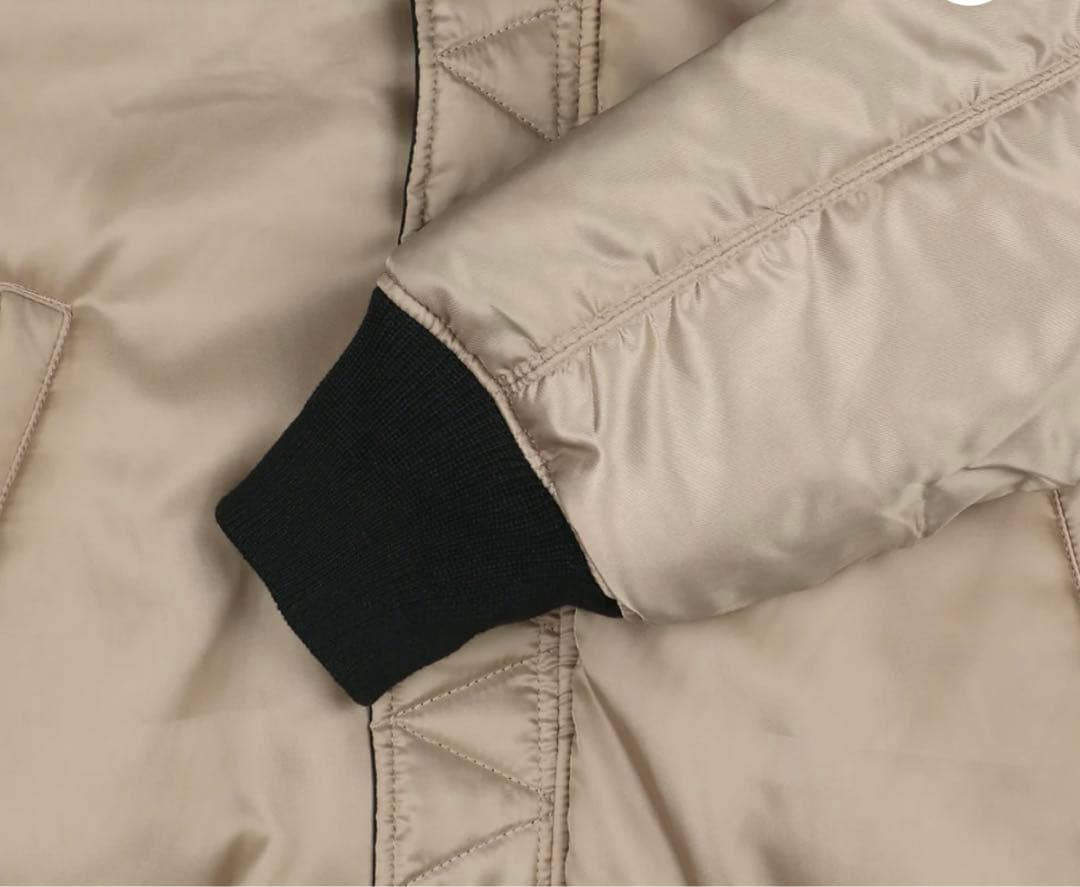 アイドル JUNGKOOK GOLDEN OVERSIZED BOMBER JACKET