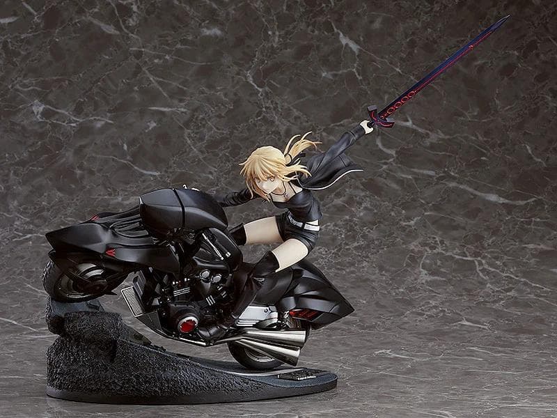 アルトリア・ペンドラゴン〔オルタ〕＆キュイラッシェ・ノワール 1/8 フィギュア