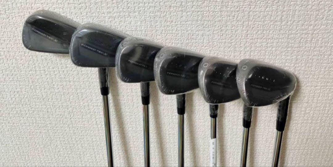 新品 コブラ Tec X Black アイアン 6本セット ダイナミックゴールド