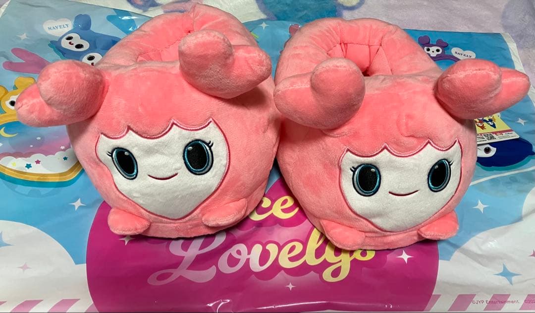 TWICE LOVELYS ぬいぐるみスリッパ コンプリート 全メンバー セット