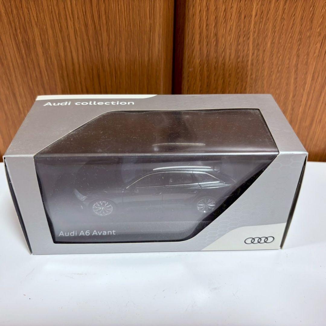 アウディ特注 1/43 アウディ A4　デイトナグレーアバント 2015Audi