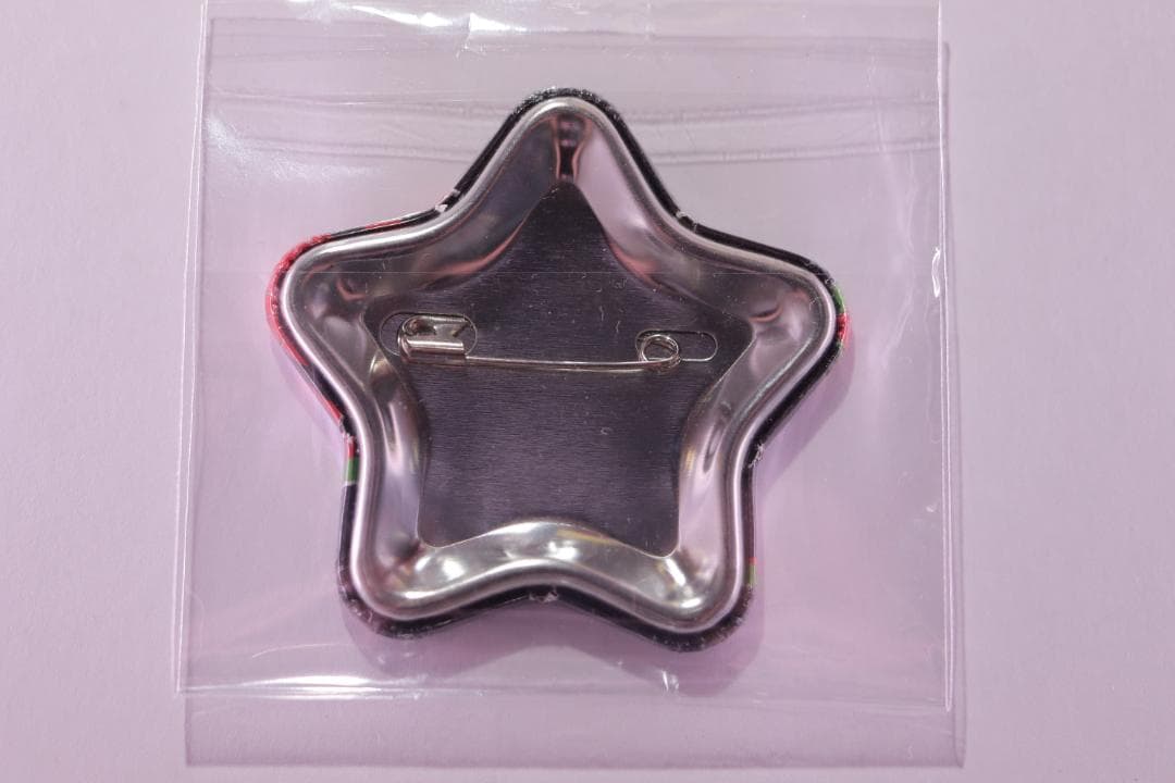 ペルソナ５　主人公　クリスマス　スター缶バッチ