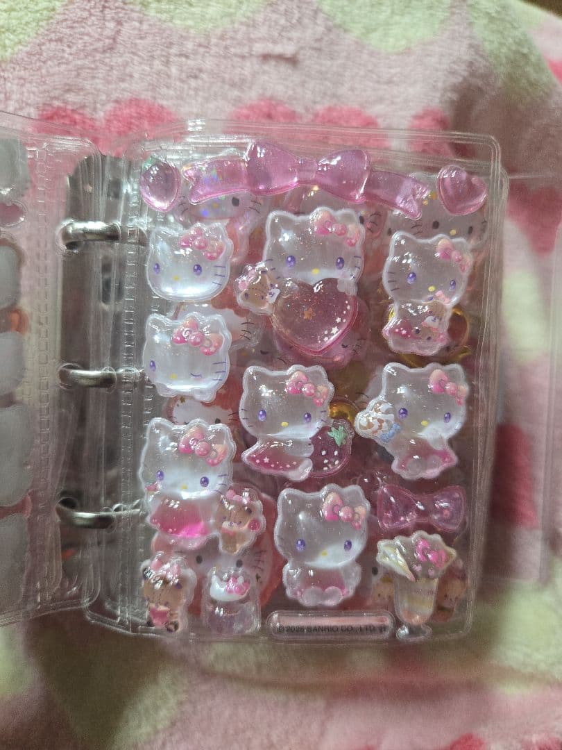 【完成品】シール帳 キティ サンリオ ボンドロ うるちゅる 正規品