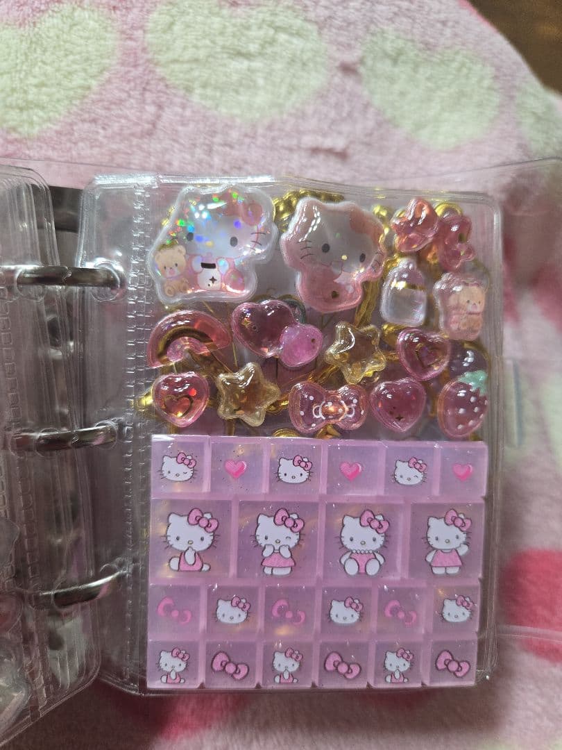 【完成品】シール帳 キティ サンリオ ボンドロ うるちゅる 正規品
