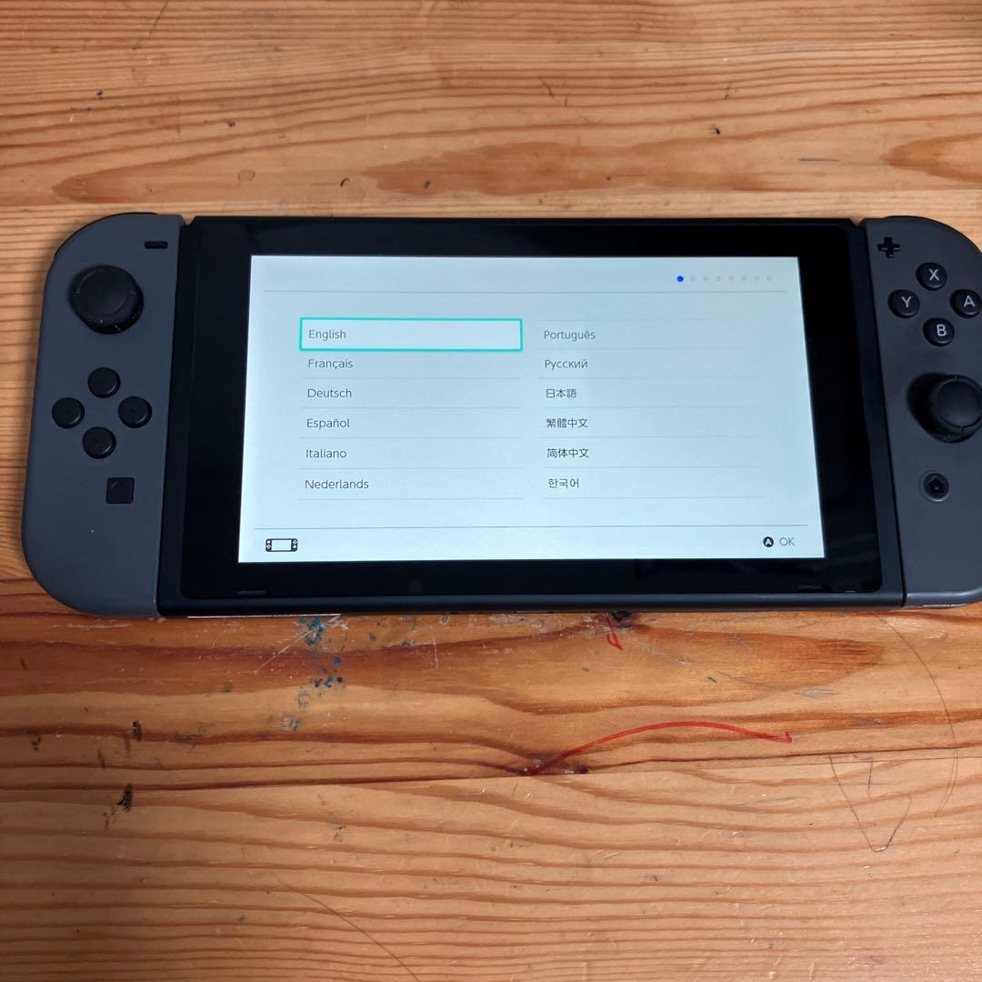 Nintendo Switch 本体　と充電機