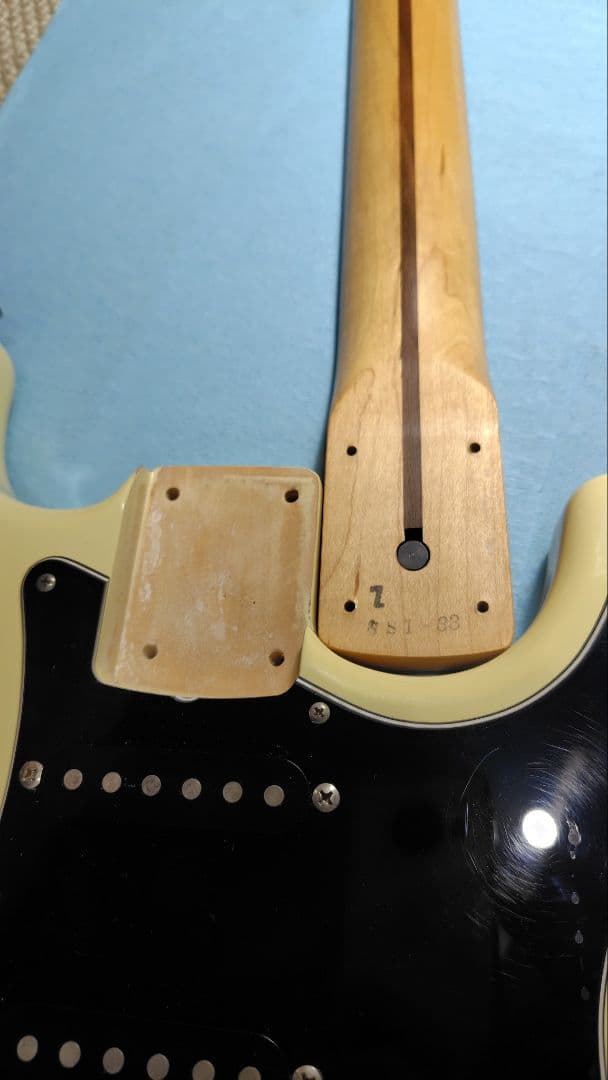ギター Squier