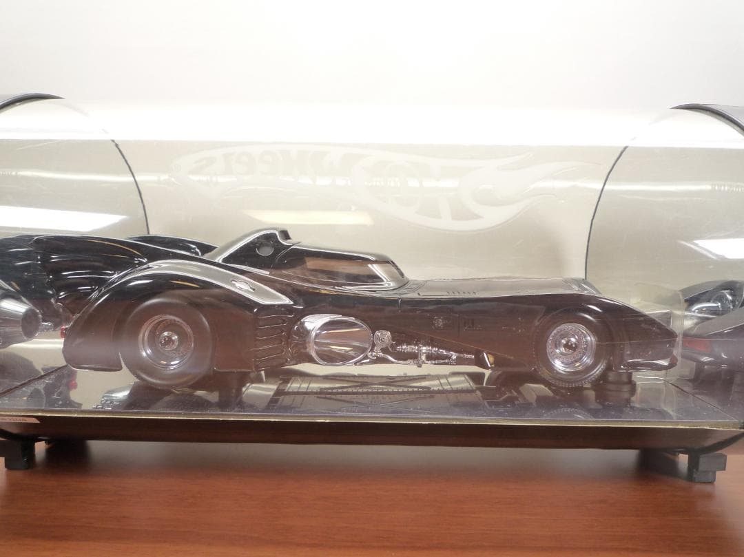 HOT WHEELS バットマン バットモービルH2755 1/18 スケール