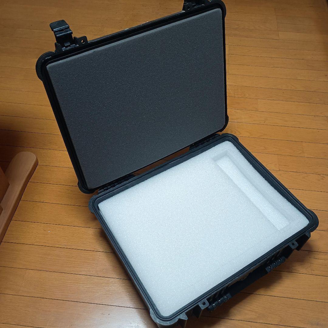 PELICAN 1550 ミディアムケース 1550 黒　PC特別仕様 割れなし