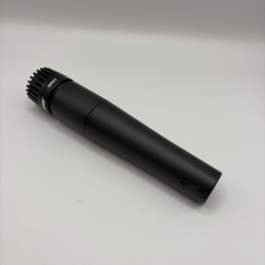 【美品】SHURE SM57 ダイナミックマイク 専用ケース・マイクスタンド付き