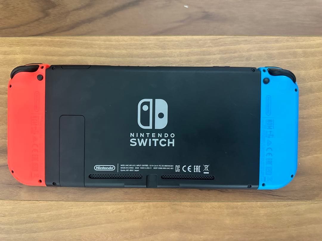 Nintendo Switch 本体 ／ ゲームソフト3本セット