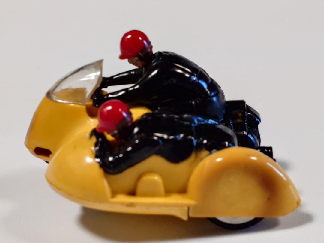 Triang SCALEXTRIC TYPHOON （黄色/赤ヘル）