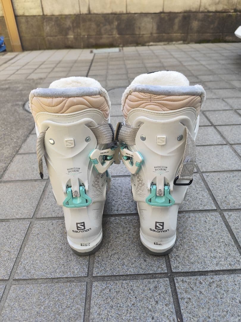 Salomon Custom Fit 女性用スキーブーツ