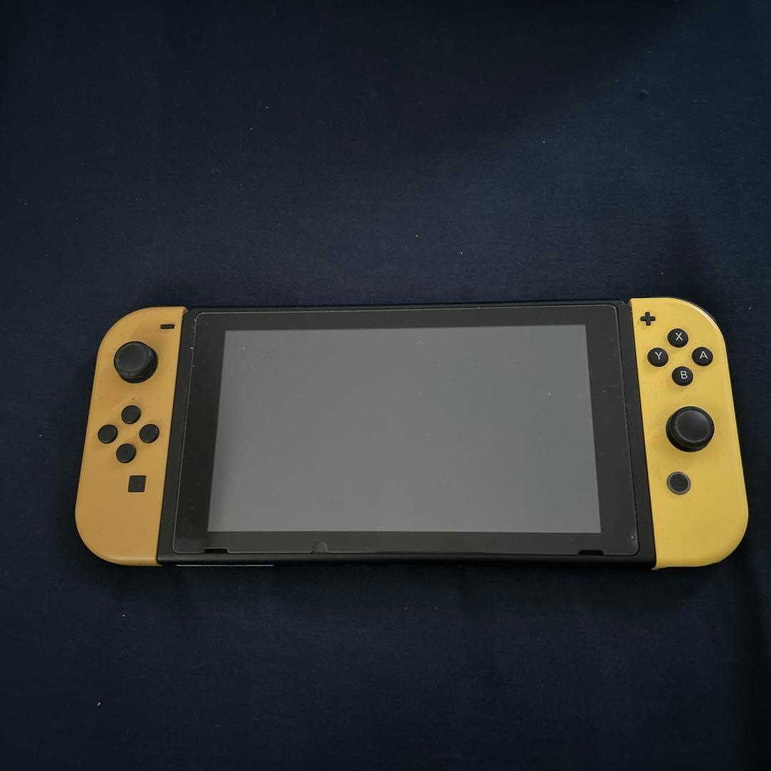 Switch ピカブイエディション（ケース・256GBmicroSD付き）