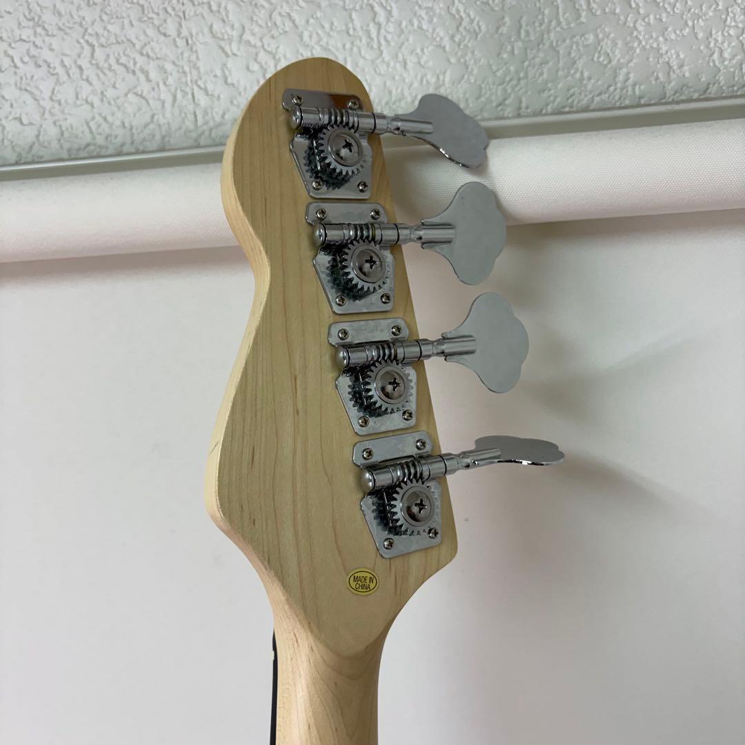 SELDER エレキベース ホワイト
