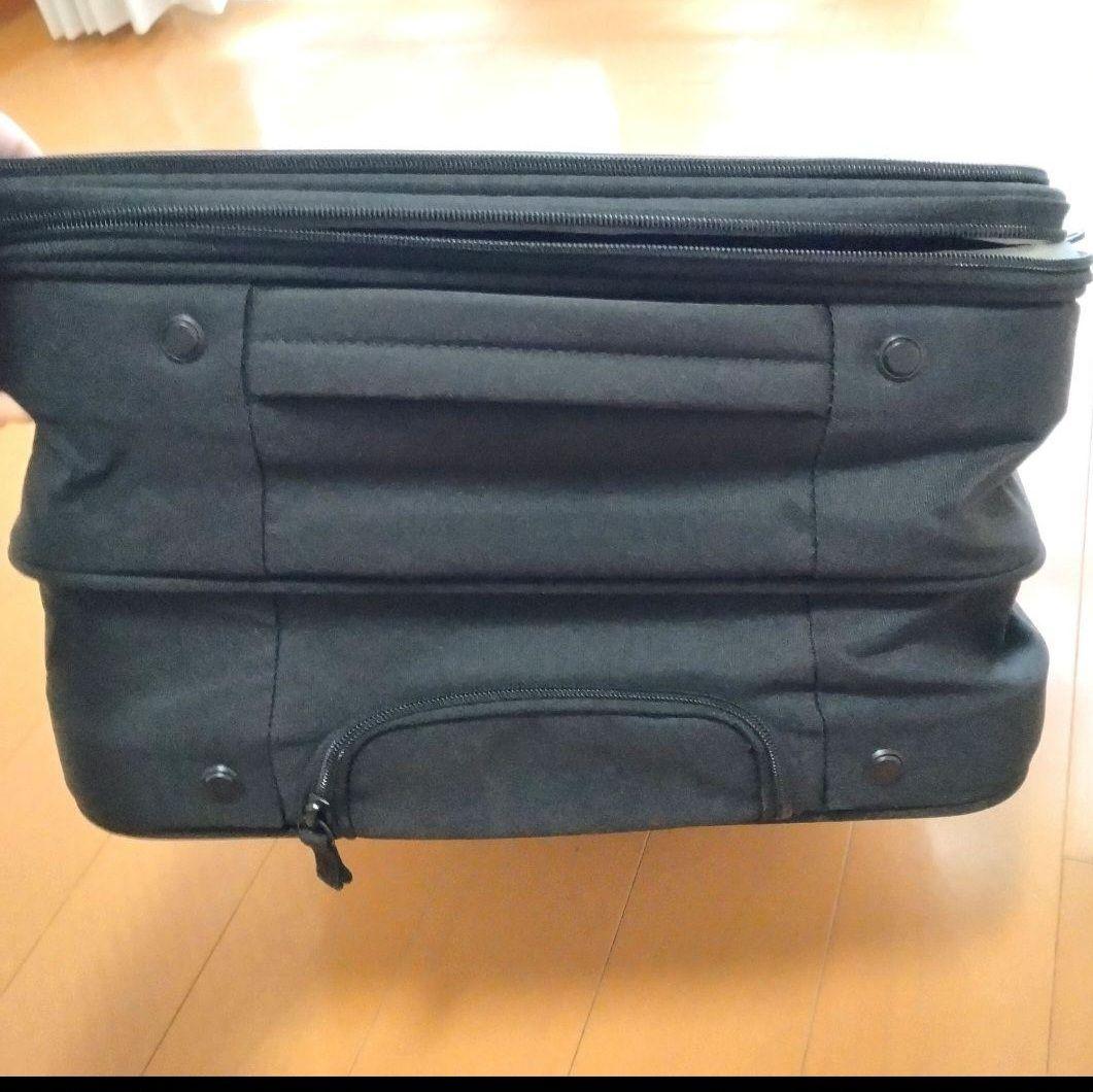 【タグ説明書カギ付き】半分の厚みで収納できるソフトキャリーケースS 36L 黒