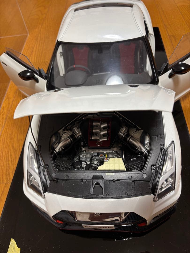 Deagostini 1/8白色の日産GTR R35