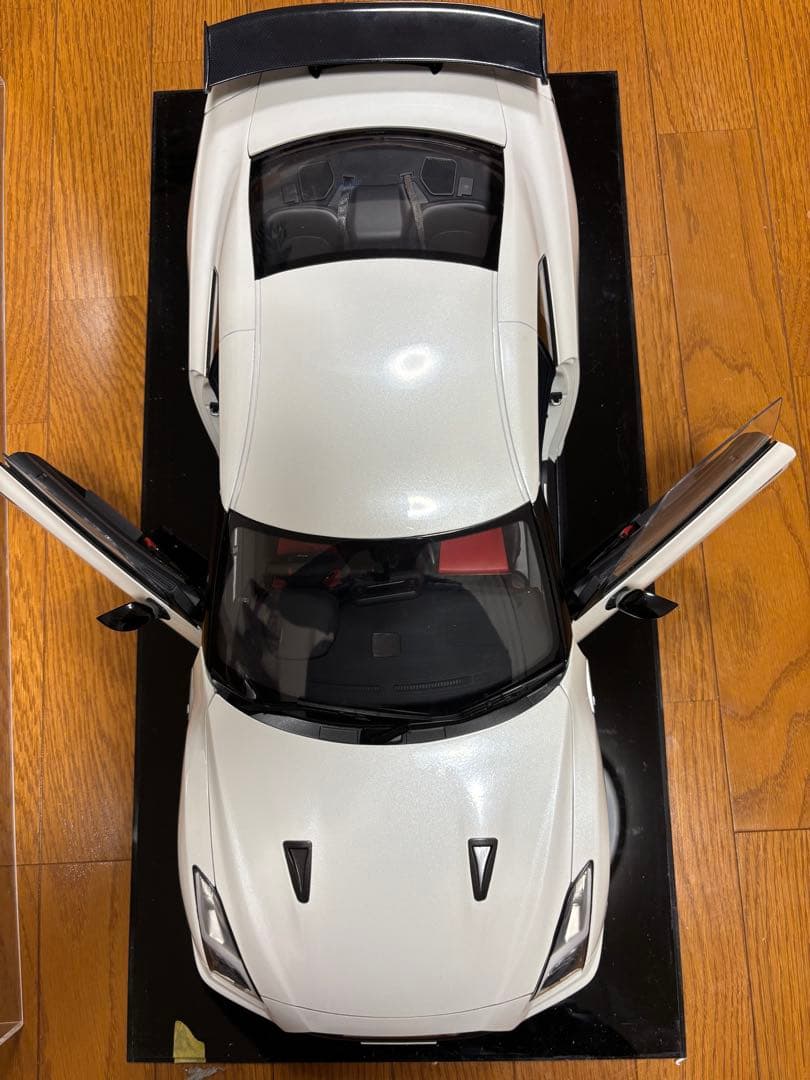 Deagostini 1/8白色の日産GTR R35
