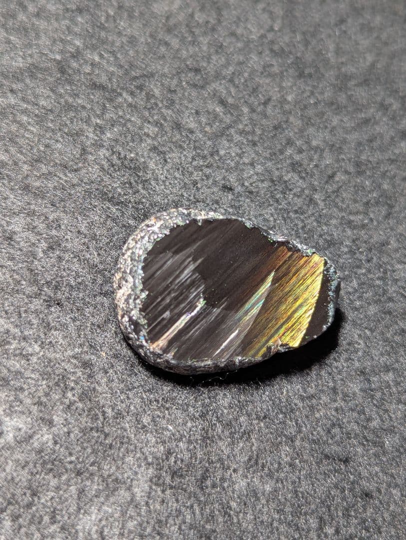 ※特級品【研磨品】十勝石玲瓏　北海道産レインボーオブシディアン　十勝石　玲瓏石