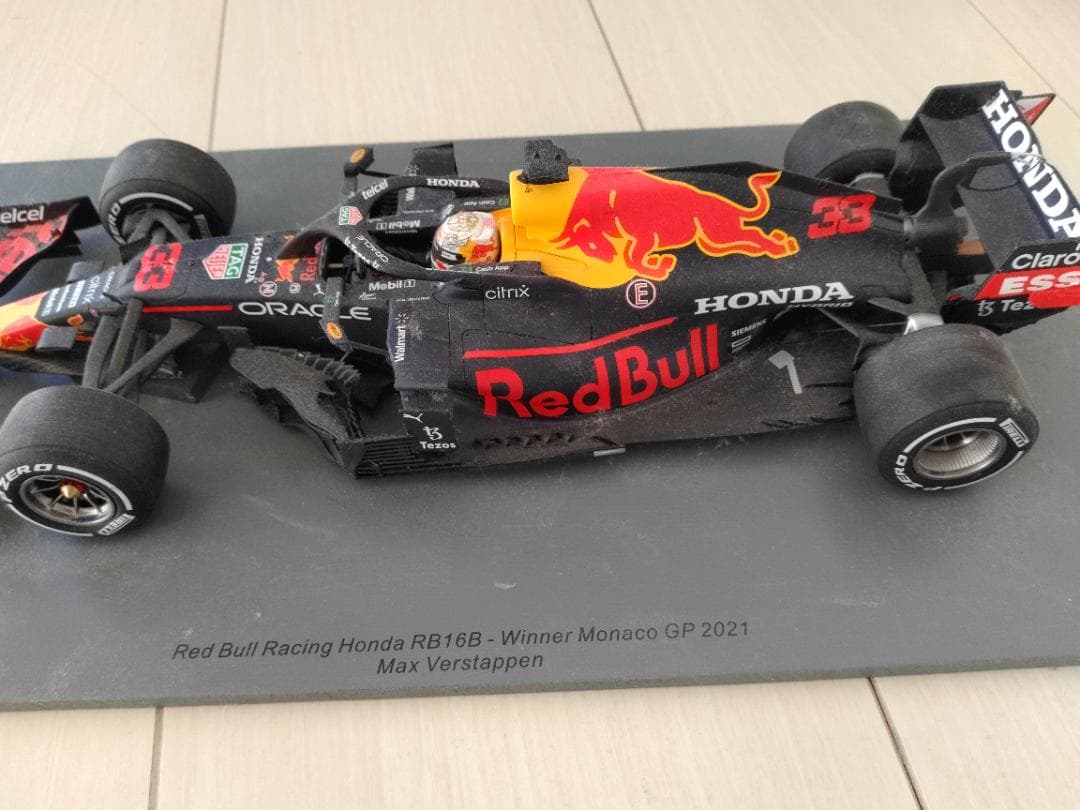 RedBullマックスフェルスタッペン　スパーク1/18　2021モナコ一部破損