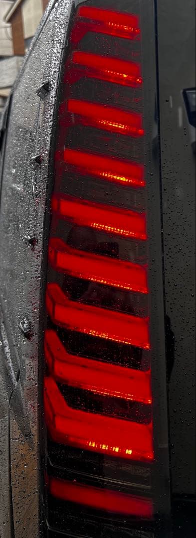 ダズフェローズ LEDテールランプ ヴォクシー80 ブラックスモーク