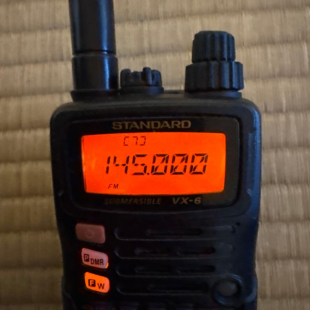 スタンダードVXー6アマチュア無線ハンデー機144MHZ.430MHZ兼用