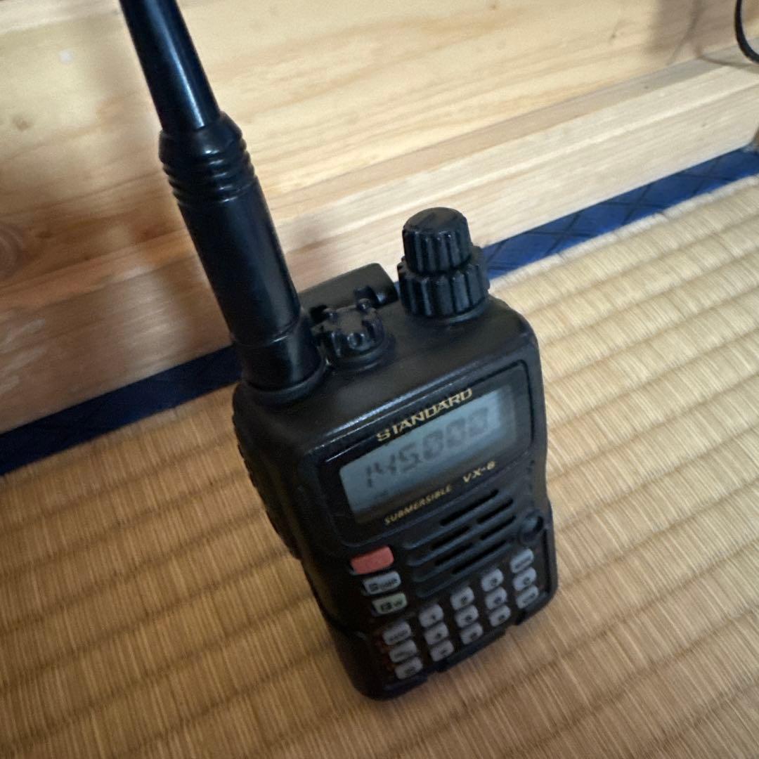 スタンダードVXー6アマチュア無線ハンデー機144MHZ.430MHZ兼用
