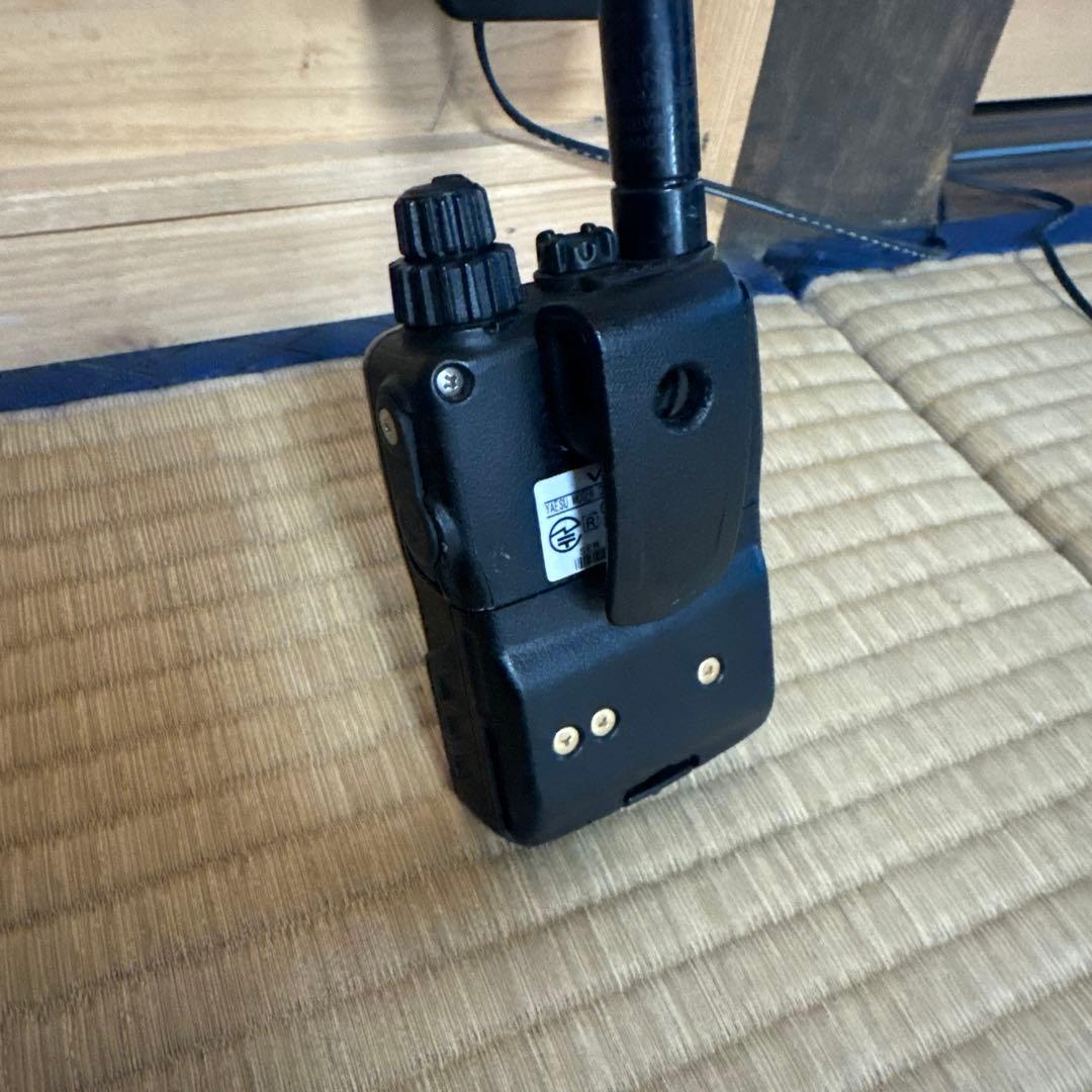 スタンダードVXー6アマチュア無線ハンデー機144MHZ.430MHZ兼用