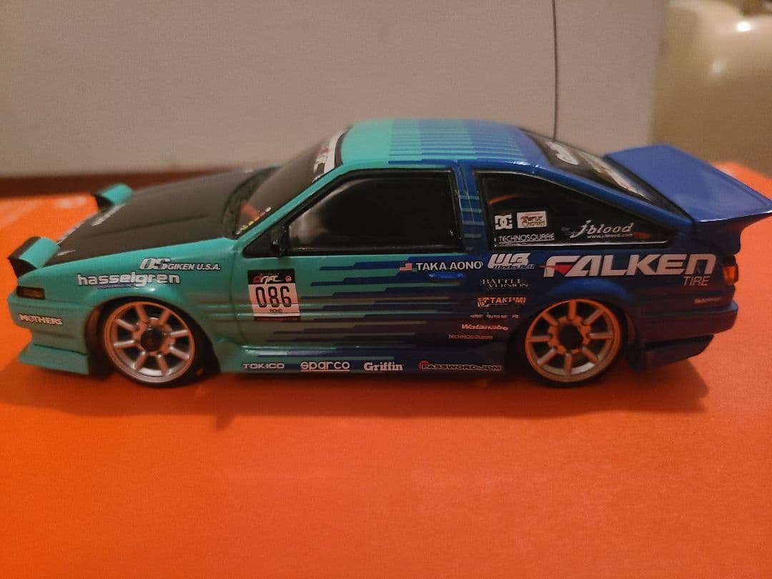 美品　京商　ミニッツ　MA-010 AE86 ファルケン　ボディ　シャーシのみ