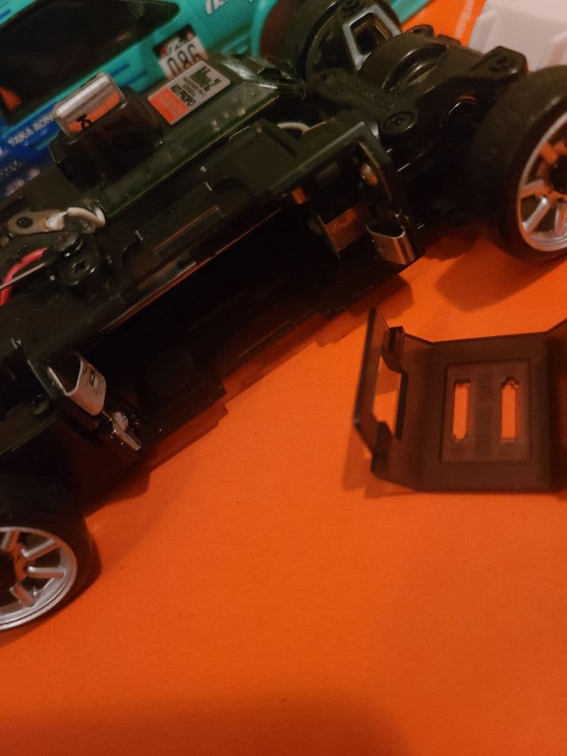 美品　京商　ミニッツ　MA-010 AE86 ファルケン　ボディ　シャーシのみ